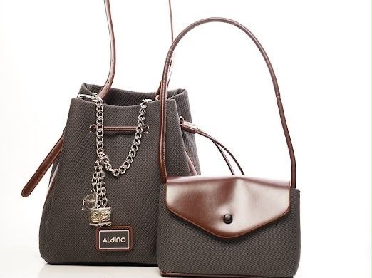 GB31 Classic Multi-Zip Crossbody Bag