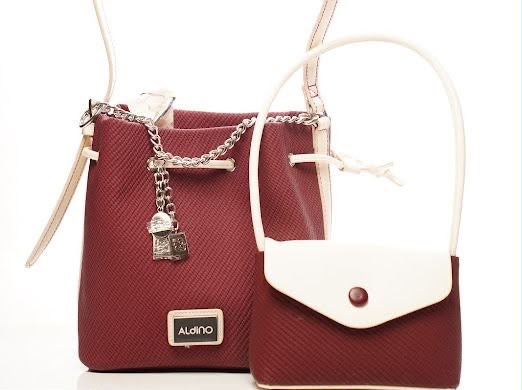 GB31 Classic Multi-Zip Crossbody Bag